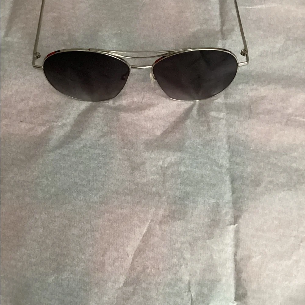 Elegant Black and Silver semi Frame Sunglasses